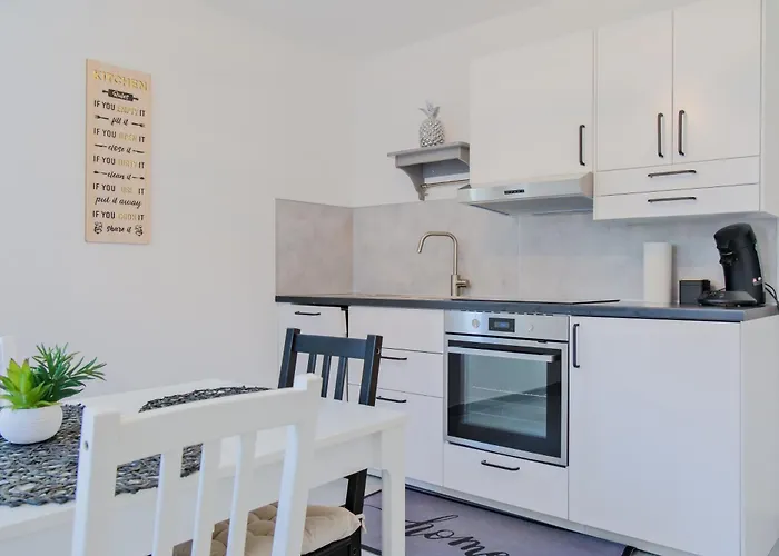 Untergeschoss Mit Stil Modern, Ruhig & Mit Terrasse Apartment