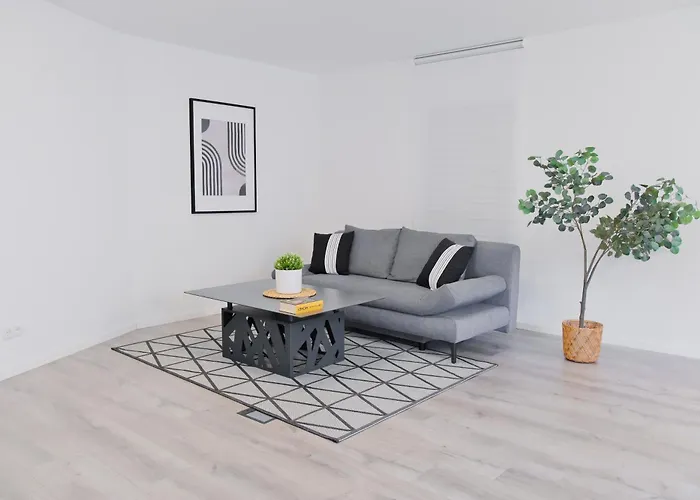 Untergeschoss Mit Stil Modern, Ruhig & Mit Terrasse Stutensee